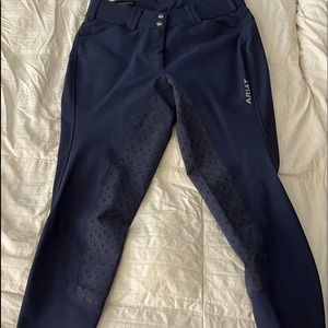 Ariat Heritage riding breeches worn 3X like new, excellent condition. Navy 30R.